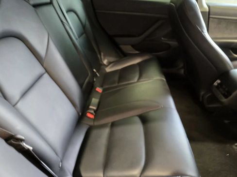Used 2020 Tesla Model 3 Standard Range Plus RWD image 9