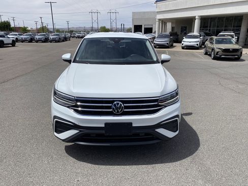 Certified 2023 Volkswagen Tiguan SE FWD image 39