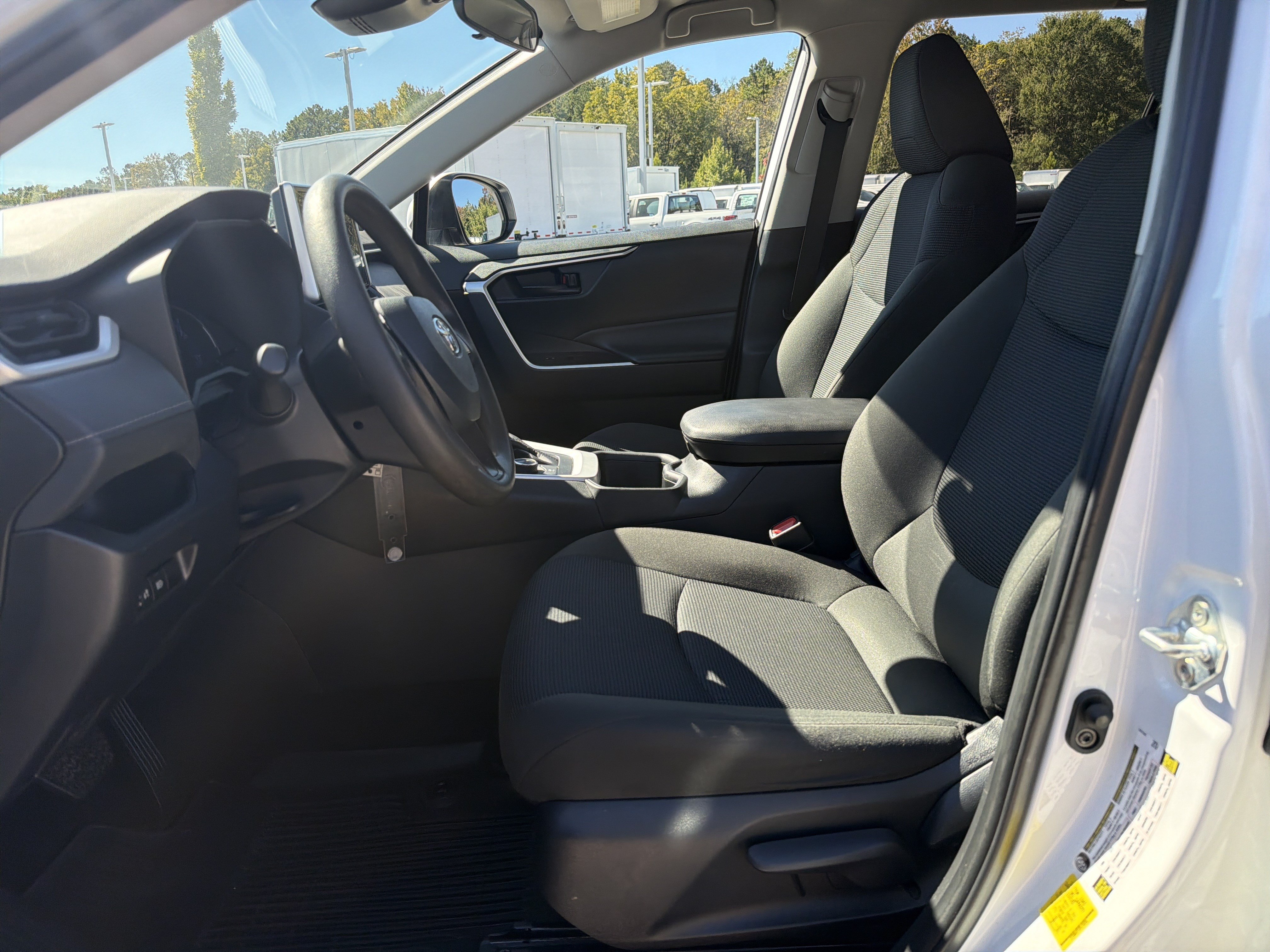 Used 2024 Toyota RAV4 LE AWD/4WD image 16