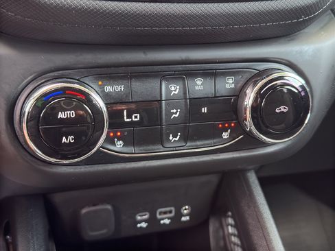 Used 2022 Chevrolet TrailBlazer LT w/ Convenience Package AWD/4WD image 26