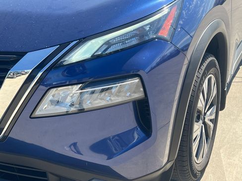 Used 2023 Nissan Rogue SV image 4