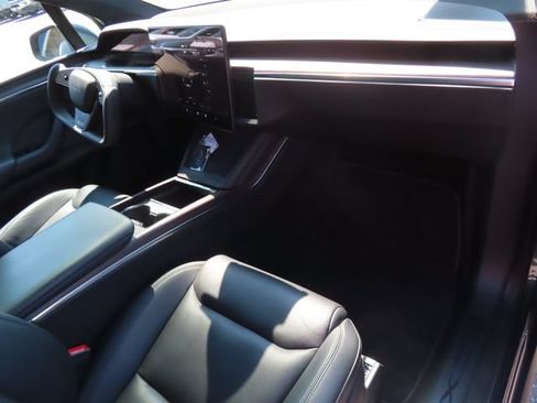 Used 2023 Tesla Model X AWD/4WD image 34