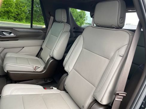 Certified 2023 GMC Yukon SLT w/ SLT Luxury Package AWD/4WD image 21