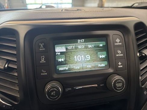 Used 2017 Jeep Cherokee Sport FWD image 24