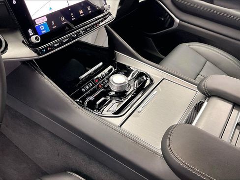 New 2026 Jeep Grand Wagoneer Limited AWD/4WD image 8