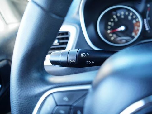 Used 2018 Jeep Compass Sport image 30