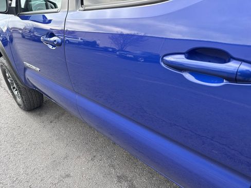 Used 2022 Toyota Tacoma TRD Off-Road image 37