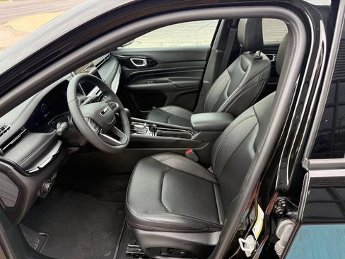 Used 2024 Jeep Compass Limited w/ High Altitude Package AWD/4WD image 14