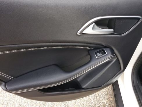 Used 2019 Mercedes-Benz GLA 250 4MATIC image 15
