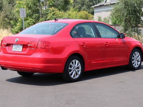 Used 2012 Volkswagen Jetta SE FWD image 9