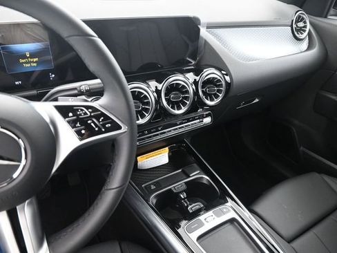 New 2025 Mercedes-Benz GLA 250 4MATIC image 9