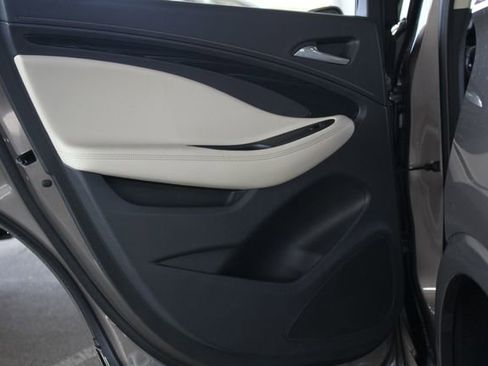 Used 2018 Buick Envision Premium w/ Driver Confidence Package image 34