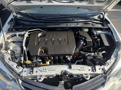 Used 2016 Toyota Corolla LE FWD image 8
