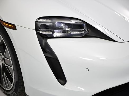 Certified 2022 Porsche Taycan RWD image 17