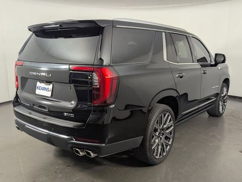 Used 2025 GMC Yukon Denali Ultimate AWD/4WD image 7