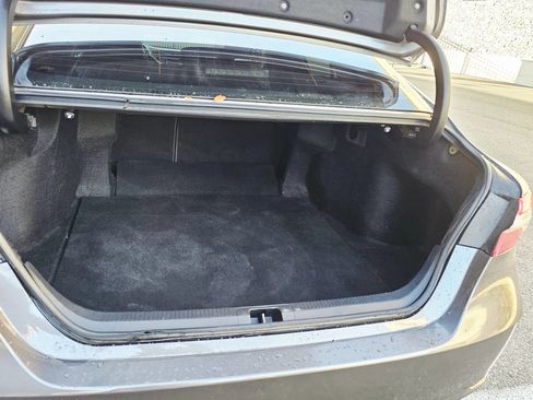 Used 2018 Toyota Camry SE image 18