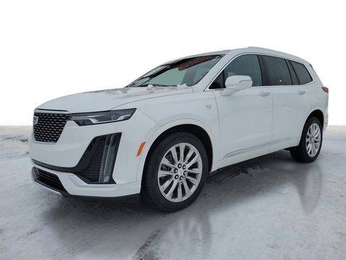 Used 2022 Cadillac XT6 Premium Luxury w/ LPO, Floor Liner Package image 2