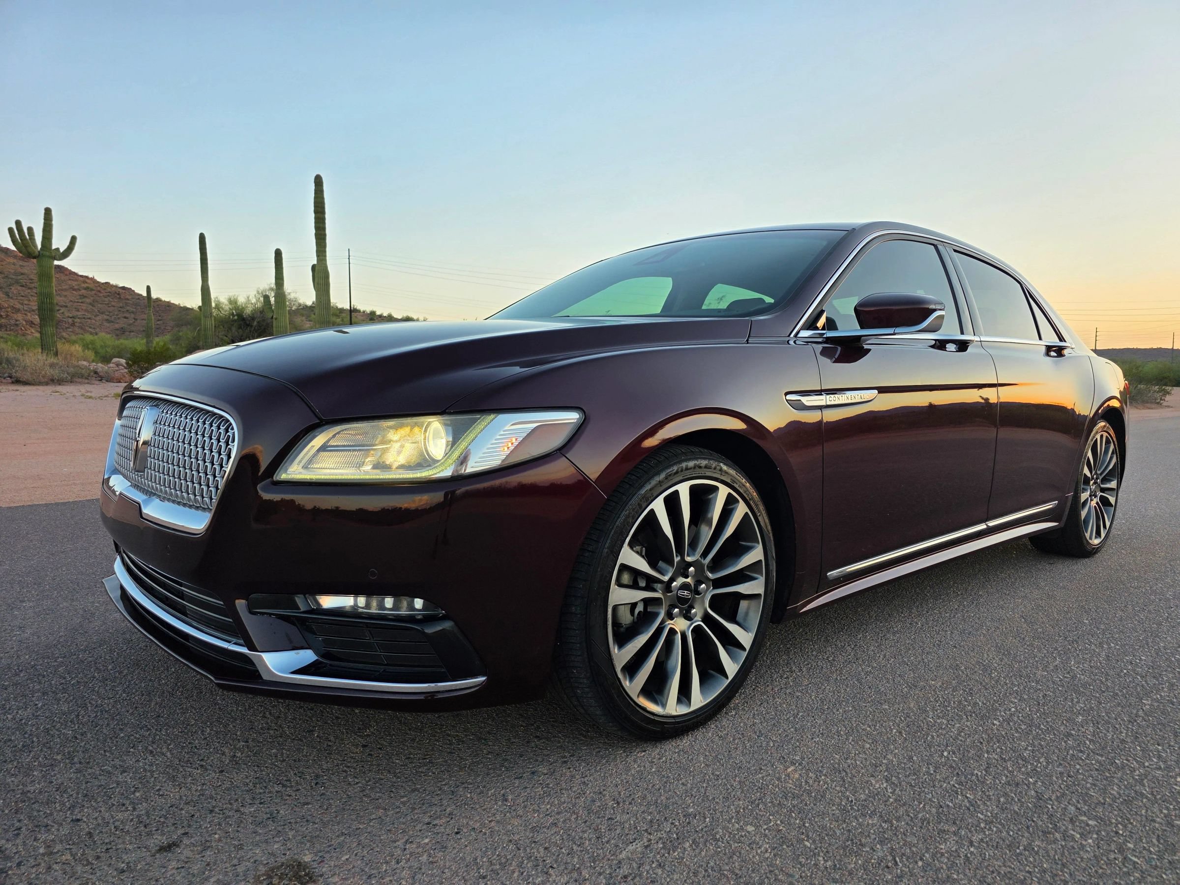 Used 2019 Lincoln Continental Select FWD image 1