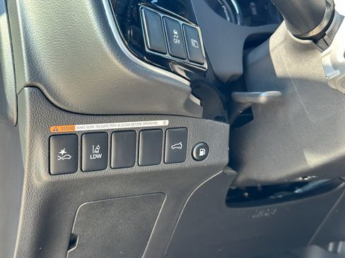 Used 2020 Mitsubishi Outlander GT image 22