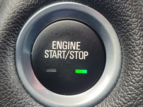 Used 2023 Chevrolet Traverse LT FWD image 27