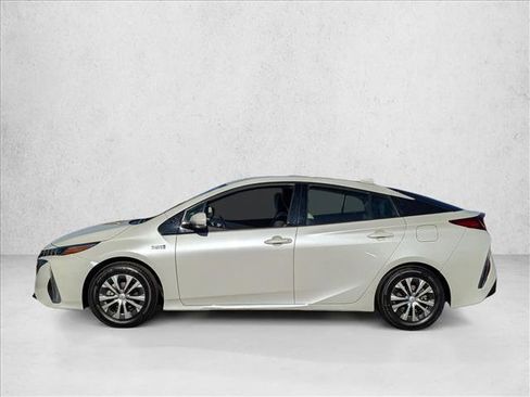 Used 2018 Toyota Prius Prime Premium image 8