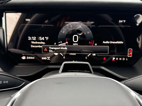 New 2026 GMC Acadia Denali w/ Super Cruise Package image 17