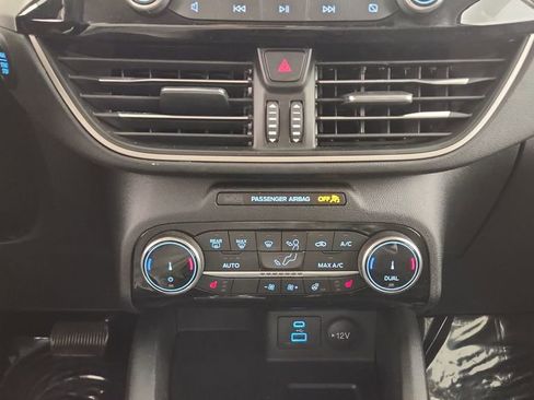 Used 2022 Ford Escape SEL image 16