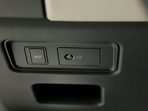 Used 2021 Land Rover Discovery HSE R-Dynamic image 31