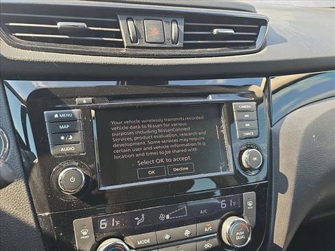 Used 2019 Nissan Rogue Sport SV w/ Technology Package image 11