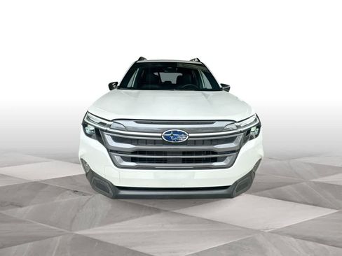 Used 2025 Subaru Forester Limited AWD/4WD image 3
