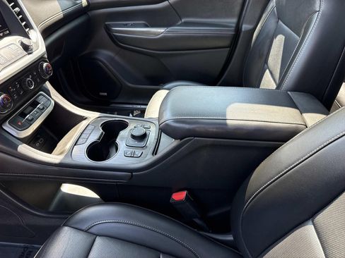 Used 2021 GMC Acadia SLT w/ Preferred Package AWD/4WD image 21