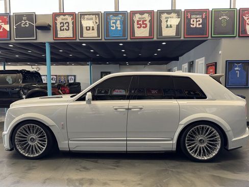 Used 2026 Rolls-Royce Cullinan AWD/4WD image 10