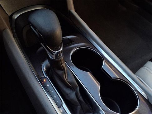 Used 2022 Chevrolet Malibu LT image 17