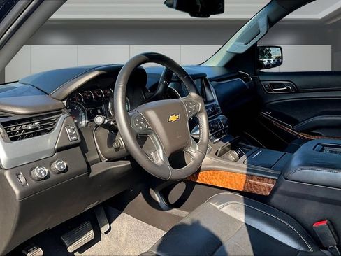 Used 2020 Chevrolet Tahoe Premier AWD/4WD image 16