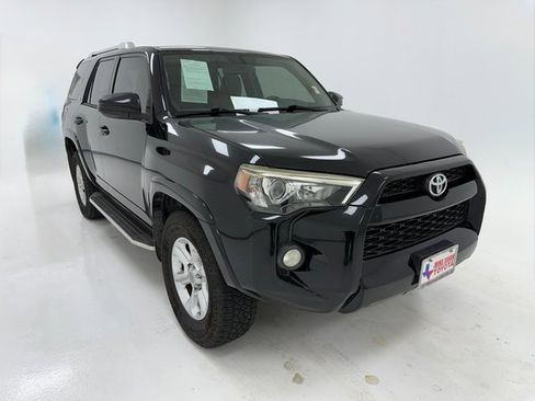 Used 2015 Toyota 4Runner SR5 image 2
