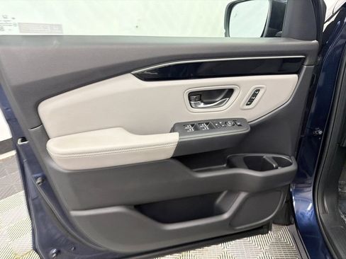 Used 2023 Honda Pilot EX-L image 11