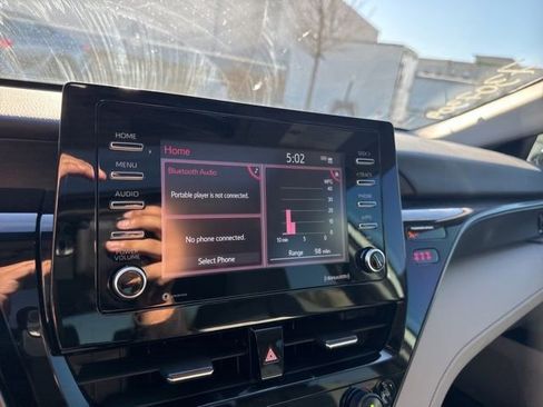 Used 2024 Toyota Camry SE w/ Convenience Package image 10