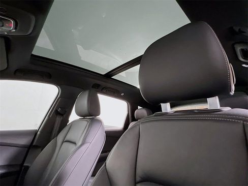 Used 2025 Audi Q7 3.0T Premium Plus image 14