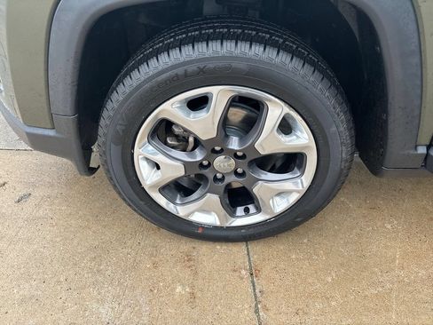 Used 2019 Jeep Compass Limited AWD/4WD image 25