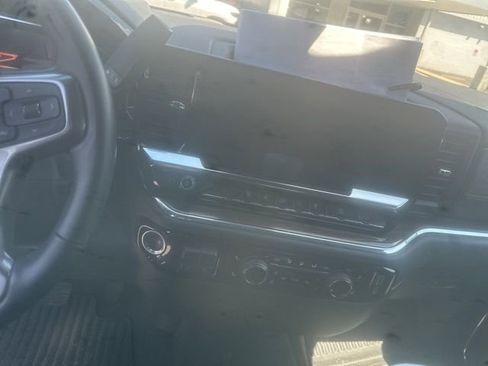 Used 2024 Chevrolet Silverado 2500 LT w/ Convenience Package AWD/4WD image 8