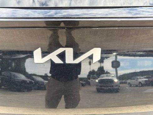 Used 2025 Kia Sportage EX w/ Premium Package FWD image 8