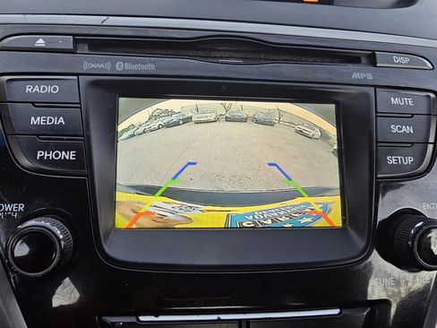 Used 2014 Hyundai Elantra Limited image 8