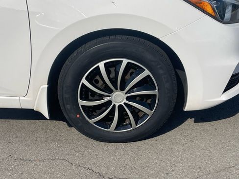 Used 2020 Nissan Versa S image 33