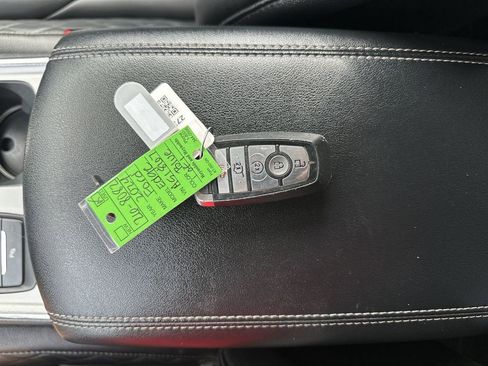 Used 2024 Ford Edge Titanium AWD/4WD image 22
