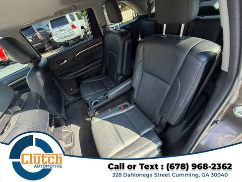 Used 2015 Toyota Highlander Limited w/ Driver Technology Package FWD image 18