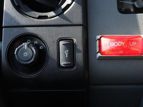 Used 2016 Ford F550 2WD Regular Cab Super Duty image 20