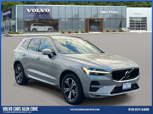 Used 2022 Volvo XC60 B5 Momentum w/ Climate Package image 1