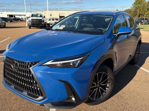 Used 2025 Lexus NX 250 FWD w/ Premium Package image 1