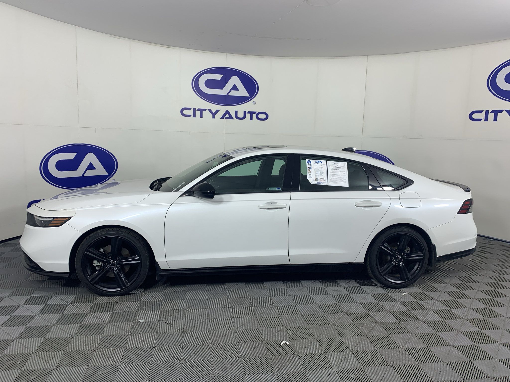 Used 2023 Honda Accord Sport image 6