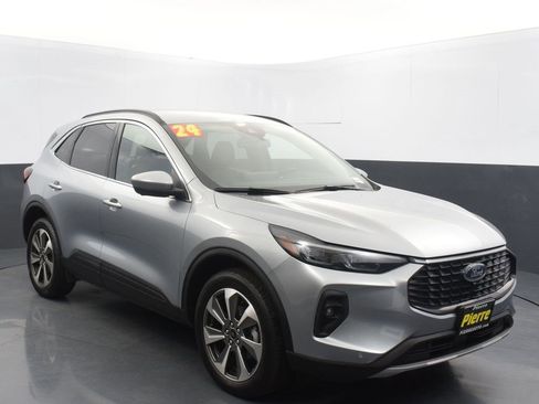 Used 2024 Ford Escape Platinum image 3